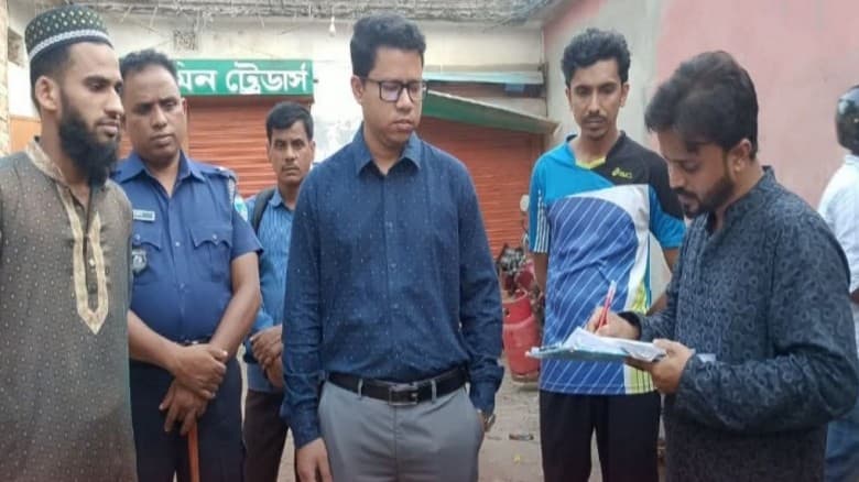 কসবায় অতিরিক্ত মূল্যে গ্যাস সিলিন্ডার বিক্রির দায়ে ২০ হাজার টাকা অর্থদন্ড