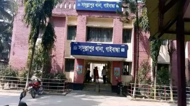 একসাথে বিষপান সাদুল্লাপুরে প্রেমিকার মৃত্যু, হাসপাতালে প্রেমিক-