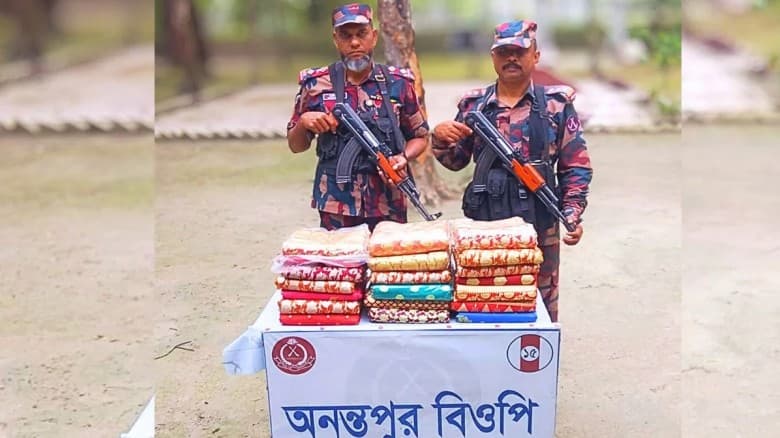 ফুলবাড়ী সীমান্তে বিজিবির অভিযানে ভারতীয় স্বর্ণ এবং কাতান শাড়ি জব্দ
