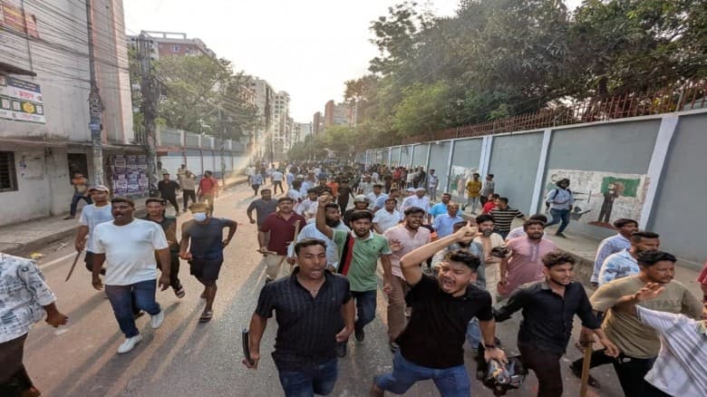 চট্টগ্রামে ছাত্রদল-শিবির দফায় দফায় সংঘর্ষ, শিবির কর্মীর পায়ের গোড়ালি বিচ্ছিন্ন