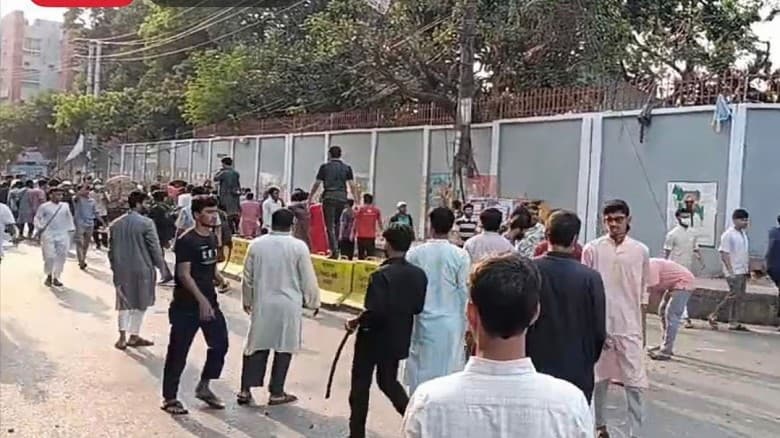 চট্টগ্রামে ছাত্রদল-ছাত্রশিবির সংঘর্ষে অস্ত্রধারীদের ধরতে পুলিশের অভিযান চলছে: সিএমপি কমিশনার