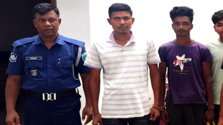 সরকারি কাজে বাধা, হামলা ও হুমকির অভিযোগে মামলা; আক্কেলপুরে বাবা-ছেলে গ্রেপ্তার