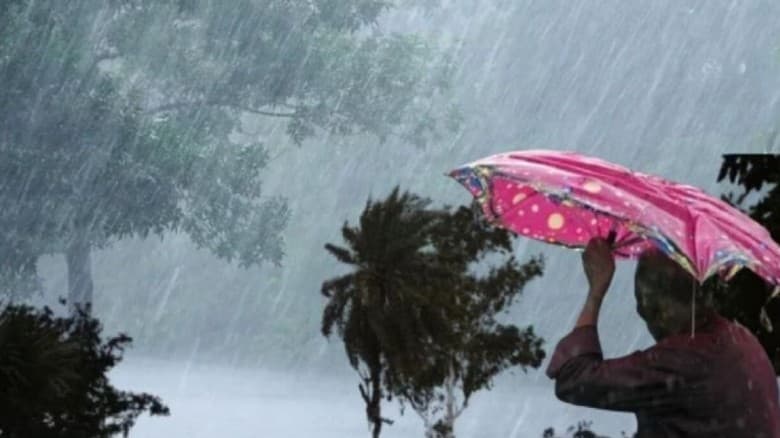 আগামীকাল সকাল ১১টা পর্যন্ত সারাদেশে ভারী বর্ষণের সতর্কবার্তা