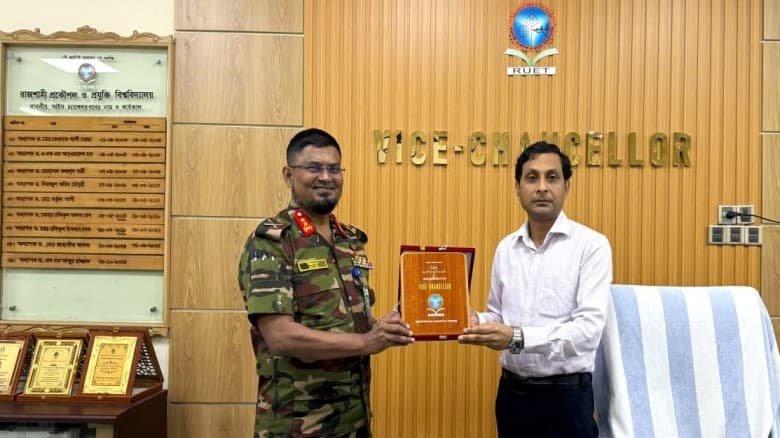 রুয়েটের উপাচার্যের সাথে পল্লী  বিদ্যুতায়ন বোর্ড চেয়ারম্যানের সৌজন্য সাক্ষাৎ
