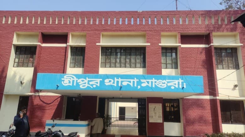 জয়বাংলা স্লোগানকে কেন্দ্র করে মাগুরায় জুমার পর মসজিদে হামলা, আহত একাধিক