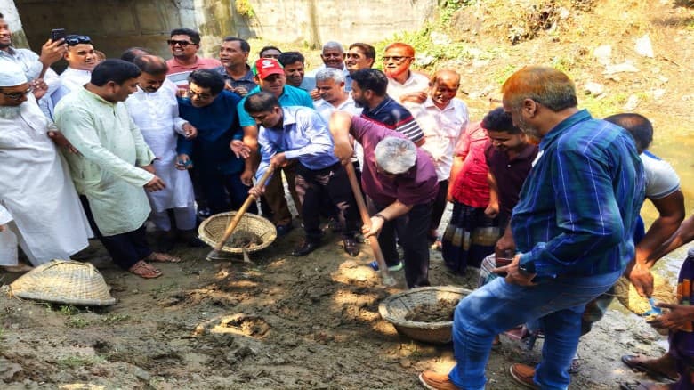 পবায় বৈরাগীর খাল পুনঃখননে ফিরবে কৃষির প্রাণ, উপকৃত হবে ২০ হাজার পরিবার
