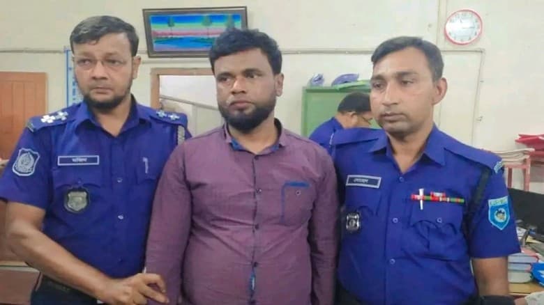 গাইবান্ধা জেলা অ্যাকাউন্টস অফিসে ঘুষ দাবির অভিযোগ ভুয়া দুদক কর্মকর্তা জাফরুল্লাহ গ্রেফতার