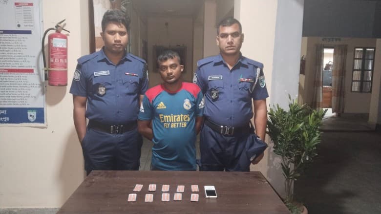 কাউনিয়ায় টাপেন্টাডল ট্যাবলেটসহ যুবক গ্রেফতার