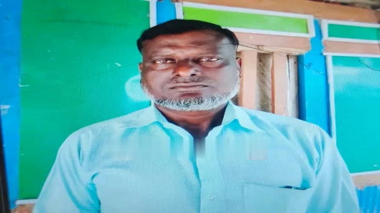 বরগুনায় নারিকেল পাড়াকে কেন্দ্র করে হামলায় আহত ব্যক্তির মৃত্যু
