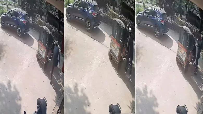 রাজশাহীতে রিকশাচালককে জুতাপেটা করা সমাজসেবা কর্মকর্তা সাময়িক বরখাস্ত