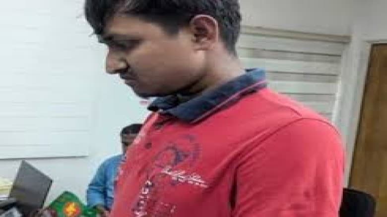 ঢাবি ক্যাম্পাসে নারী শিক্ষার্থী হেনস্তা: কর্মচারী গ্রেপ্তার, মুক্তির দাবিতে শাহবাগ থানা ঘেরাও