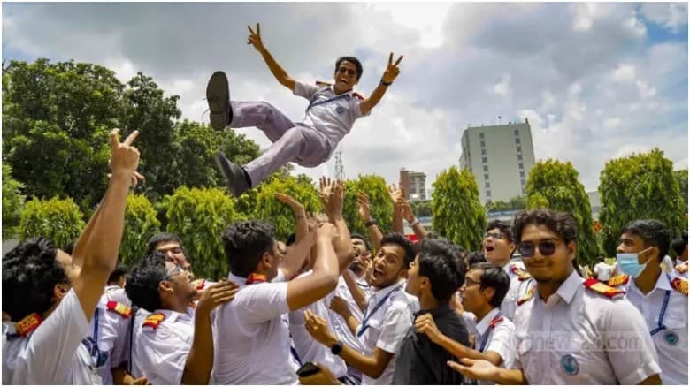 লাফানোর দিন আজ!