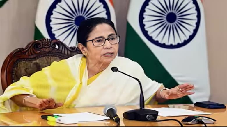 মমতা বন্দ্যোপাধ্যায়ের হুঁশিয়ারি: প্রয়োজনে আবার ভাষা আন্দোলন হবে
