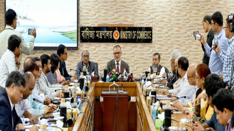২০২৫-২৬ অর্থবছরে ৬ হাজার ৩৫০ কোটি ডলারের রপ্তানি লক্ষ্যমাত্রা: বাণিজ্য উপদেষ্টা