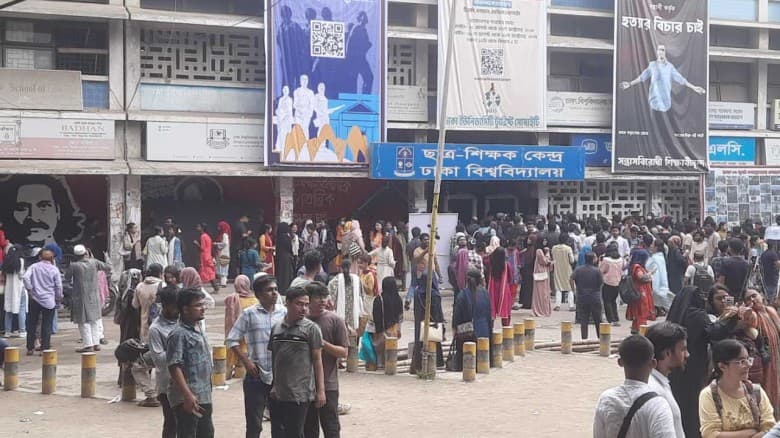 টিএসসি কেন্দ্রে ৩ ঘণ্টায় ভোট পড়েছে ৩৫ শতাংশ