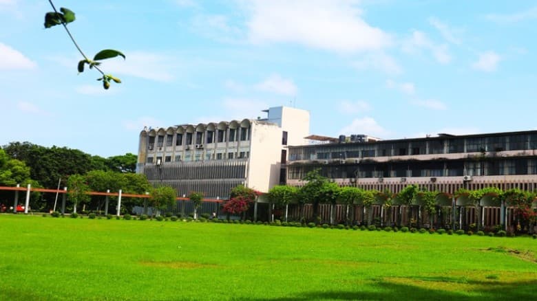 বিসিএস পরীক্ষায় অংশ নিতে ফ্রি বাস পাবেন বাকৃবি শিক্ষার্থীরা