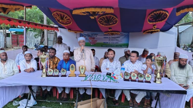 কুমিল্লায় আন্তঃওয়ার্ড ফুটবল প্রতিযোগিতার পুরস্কার বিতরণ অনুষ্ঠিত
