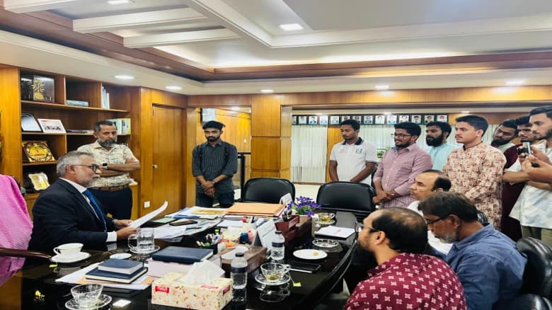 ইকসু গঠনতন্ত্রে শুধু নিয়মিত শিক্ষার্থীদের অন্তর্ভুক্তির দাবি