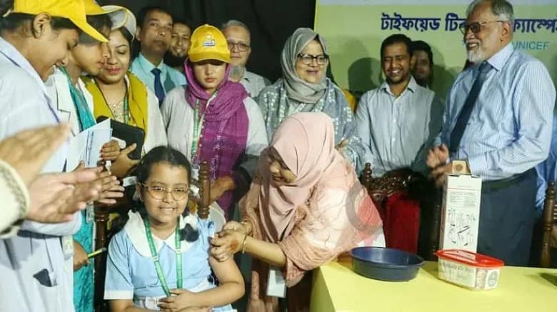 দেশে প্রথমবারের মতো টাইফয়েড টিকাদান ক্যাম্পেইন শুরু