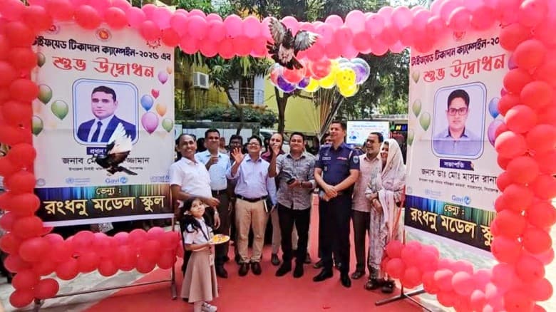 সরকারি বিদ্যালয়ে ‘পরিবেশ নেই’—কোচিং সেন্টারে শুরু টাইফয়েড টিকাদান কর্মসূচি