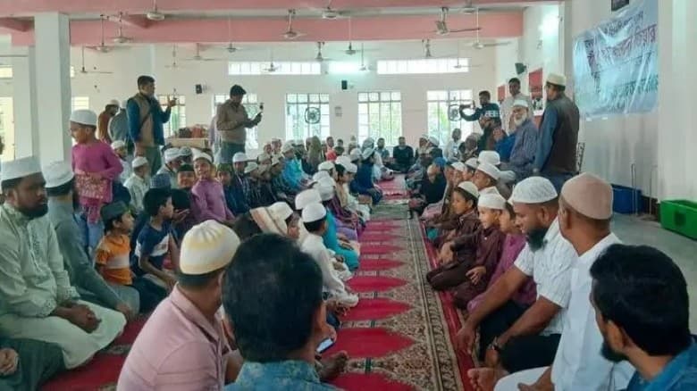 খালেদা জিয়ার রোগমুক্তি কামনায় ধানমন্ডিতে দোয়া মাহফিল