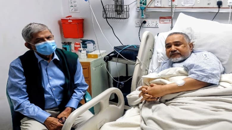 জামায়াত নেতা আব্দুল্লাহ তাহেরকে দেখতে হাসপাতালে মির্জা ফখরুল