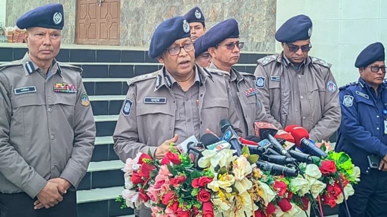 ৩২ হাজার ভোটকেন্দ্রে পুলিশ সদস্যদের বডি ক্যামেরা দেওয়া হবে: আইজিপি