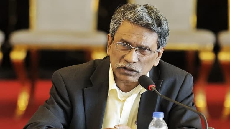 হ্যাঁ ভোটের প্রচারণায় সরকারি চাকরিজীবীদের বাধা নেই : আলী রীয়াজ