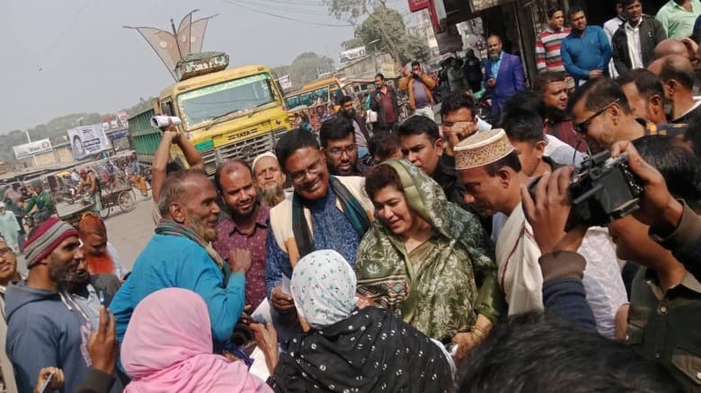 যশোরের চৌগাছা পৌরসভায় ধানের শীষের পক্ষে ব্যাপক লিফলেট বিতরণ