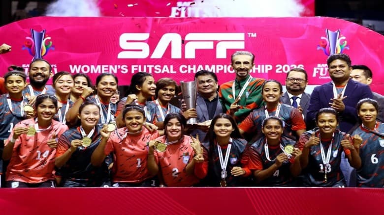 দেশে ফিরেছে সাফ ফুটসাল চ্যাম্পিয়ন নারী দল, জমকালো সংবর্ধনার পরিকল্পনা