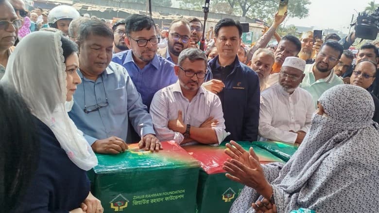 রাজধানীর ভাষাণটেক অগ্নিকাণ্ডে ক্ষতিগ্রস্তদের পাশে ডা. জোবাইদা রহমান