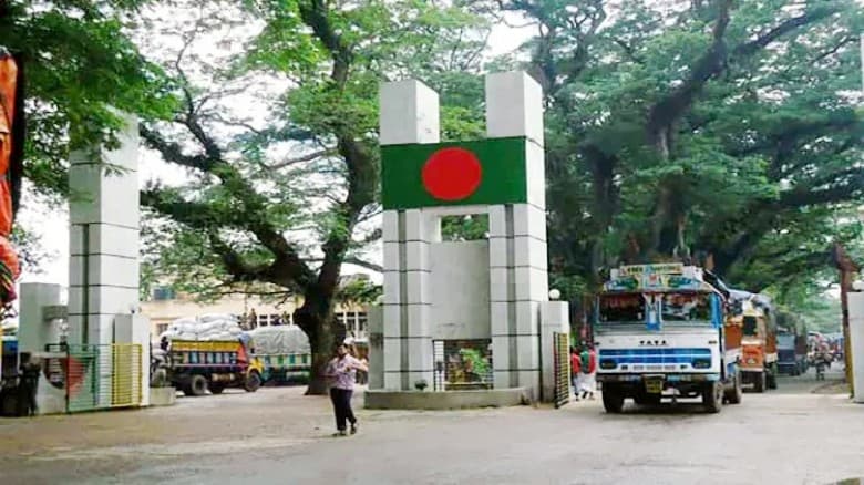 ভোটের আগেই ভারত থেকে ঢুকছে অবৈধ অস্ত্র, নিরাপত্তা নিয়ে শঙ্কা