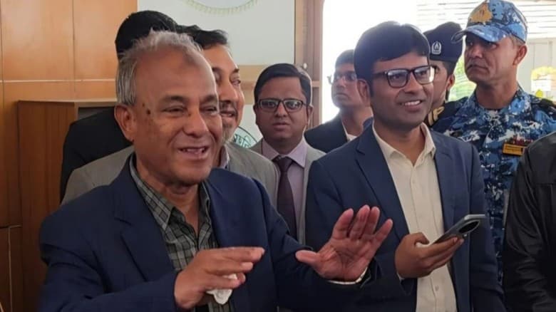 শান্তিপূর্ণ নির্বাচন উপহার দিতে প্রস্তুত রয়েছেন প্রশাসন: স্বরাষ্ট্র উপদেষ্টা