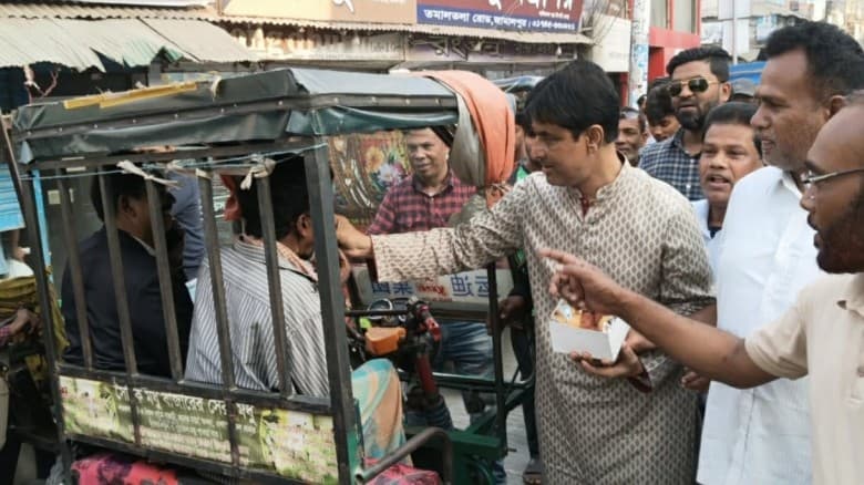 রশিদুজ্জামান মিল্লাত প্রতিমন্ত্রী হওয়ায় জামালপুরে মিষ্টি বিতরণ