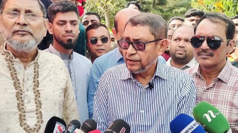 ‘মানুষকে ডাক্তারের পেছনে ঘুরতে হবে না, ডাক্তার মানুষের পেছনে ঘুরবে’