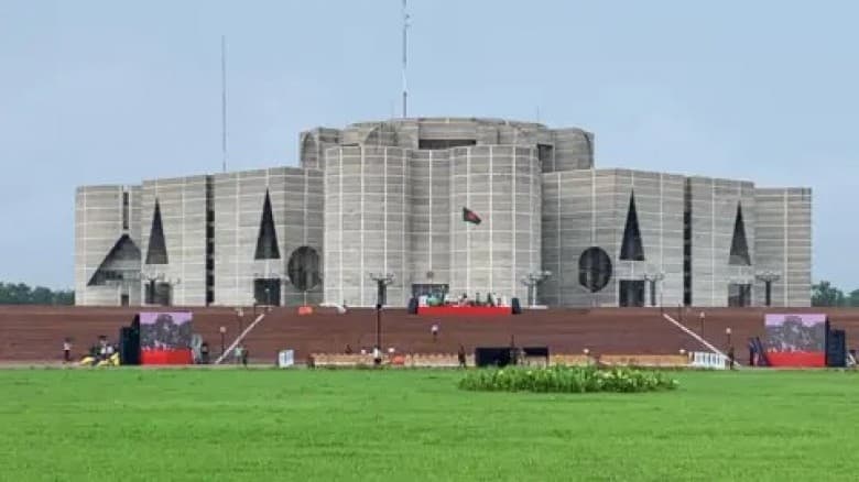 নয়জন সচিবের চুক্তিভিত্তিক নিয়োগ বাতিল