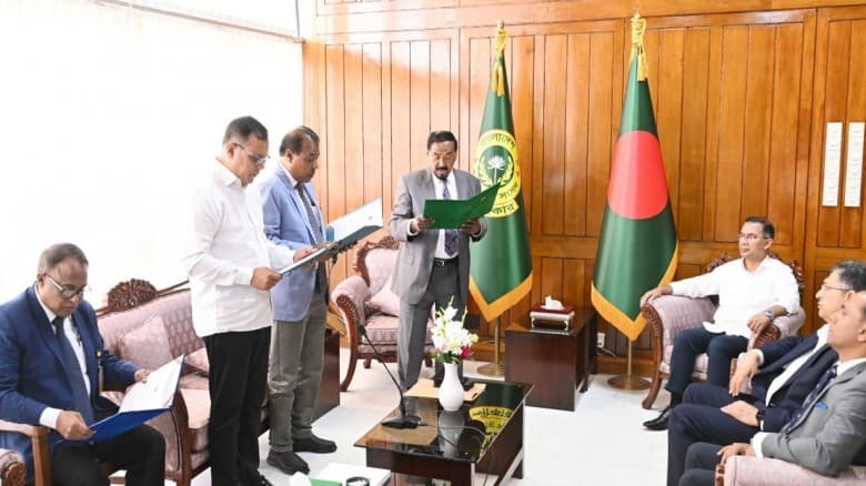 শপথ নিলেন নবনির্বাচিত দুই সংসদ সদস্য