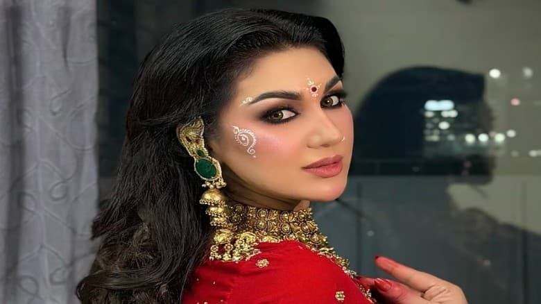 অল্প বয়সের আবেগে বিয়ে অপু বললেন ‘জীবনের বড় ভুল’