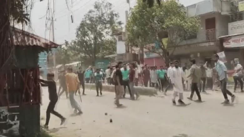 ঈশ্বরদীতে হামলার ঘটনায় ছাত্রদলের মামলা, শিবির নেতাদের খুঁজছে পুলিশ