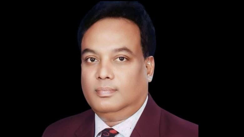 থাইল্যান্ডে চিকিৎসাধীন জুলাই যোদ্ধাদের খোঁজ নিলেন মন্ত্রী ফকির মাহবুব আনাম