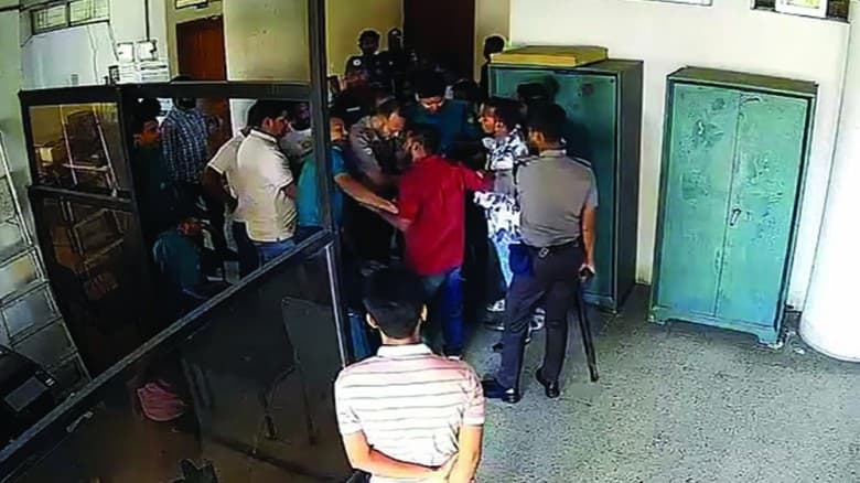 রাজশাহীতে টেন্ডার বাক্স ছিনতাই, যুবদলের দুই নেতাকে শোকজ
