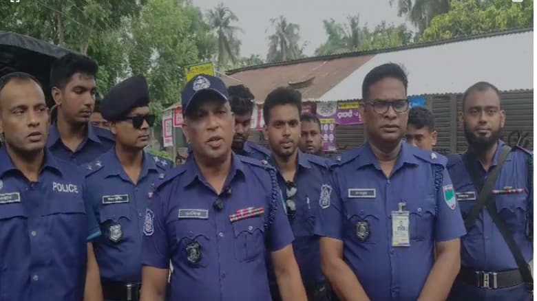 মাগুরার ঘোড়ামারায় পুলিশের বিশেষ অভিযান, দেশীয় অস্ত্র উদ্ধার